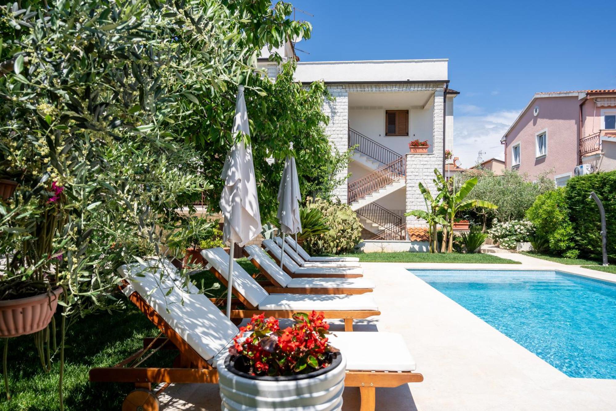 Apartments Maras Пореч Экстерьер фото